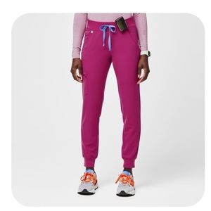 COPY - Zamora™ Jogger Scrub Pants raspberry- brand new. Too small